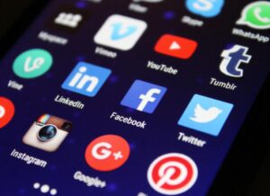 Ketika YouTube Menutup Pintu Monetisasi: Solusi untuk YouTuber dengan Konten Full AI