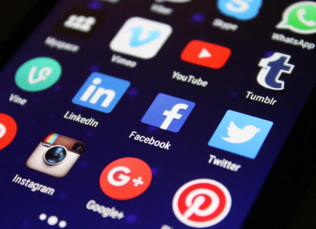 close up photography of smartphone icons → blogidmwebid pexels photo 267350
