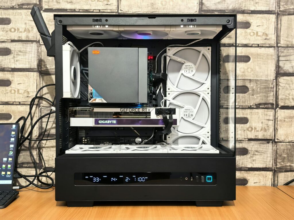 custom built gaming pc with open case display → blogidmwebid pexels photo 33104416