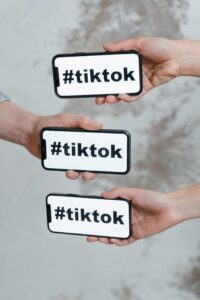 Video pendek Siapa Pelopor, Siapa Latah, dan Mana yang Lebih Cuan di 2025?